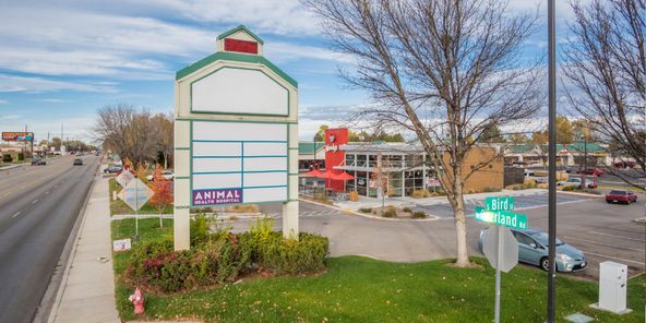Overland Market: 8610 W Overland Rd, Boise, ID 83709
